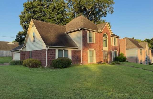 Now available for showing, this spacious 4-bedroom, 3-bathroom home Gallery 3