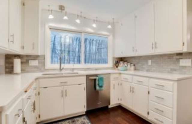 1840 Troy Lane N Gallery 3