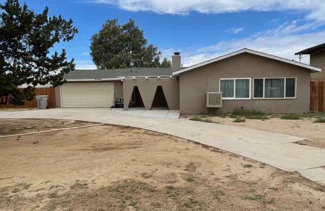 11850 Jacaranda Avenue - 11850 Jacaranda Avenue, Hesperia, CA 92345