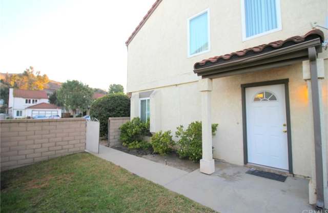 2442 Cottonwood Gallery 3