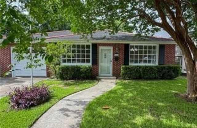 1708 FERONIA Street Gallery 2