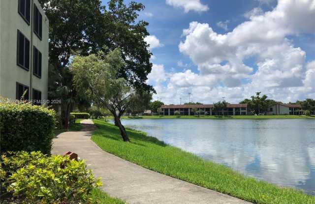 210 Lake Pointe Dr photos photos