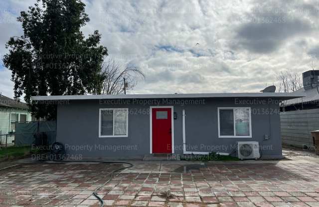 3 bedroom/ 2 bathroom - 1201 1st Street, Bakersfield, CA 93304 3 bedroom/ 2 bathroom - 1201 1st Street, Bakersfield, CA 93304