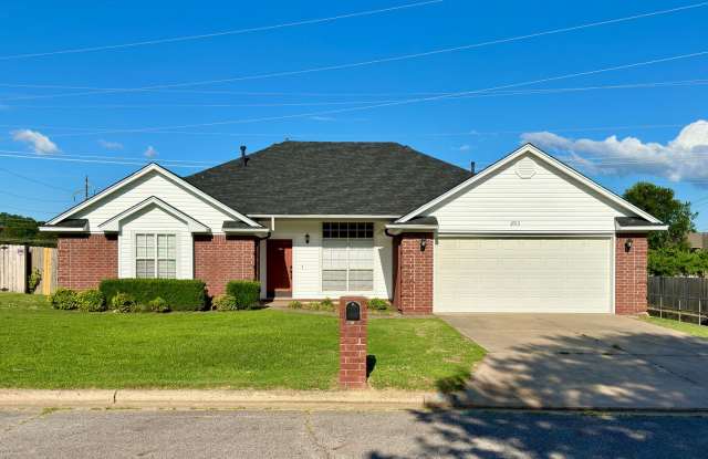 * Move-In Special * Gorgeous 4 Bed / 2 Bath Home in Fort Smith - 2713 South 87th Drive, Fort Smith, AR 72903