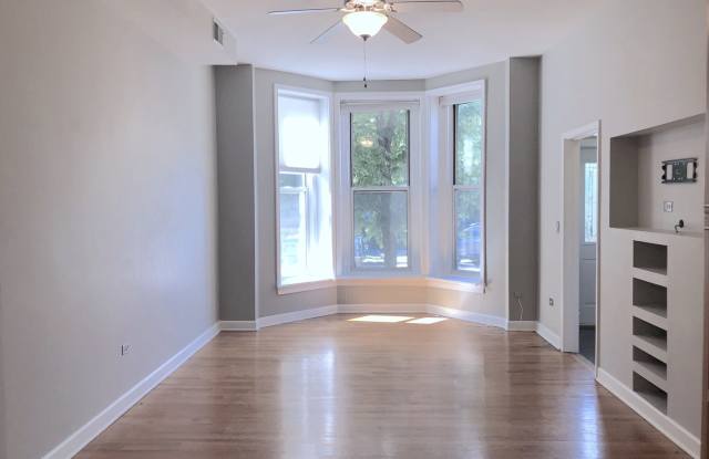 1746 West OHIO Street Gallery 2