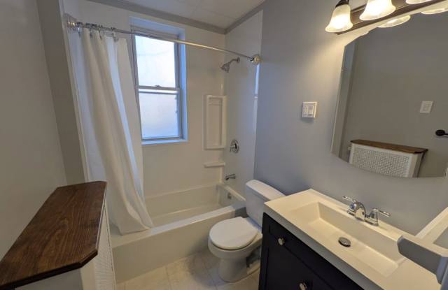 South Lake Apartments Gallery 4