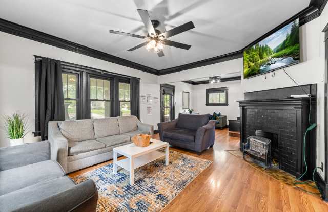 319 North Delaware Street - RM #3 Gallery 1