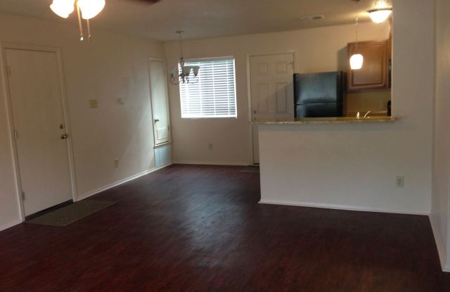 7307 Cooper LN Gallery 3