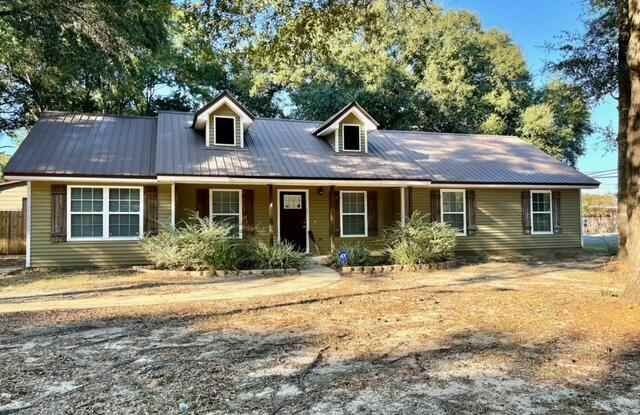 202 Brittany Lane - 202 Brittany Lane, Crestview, FL 32536