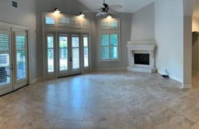 1768 ELIZABETHS WALK Gallery 2