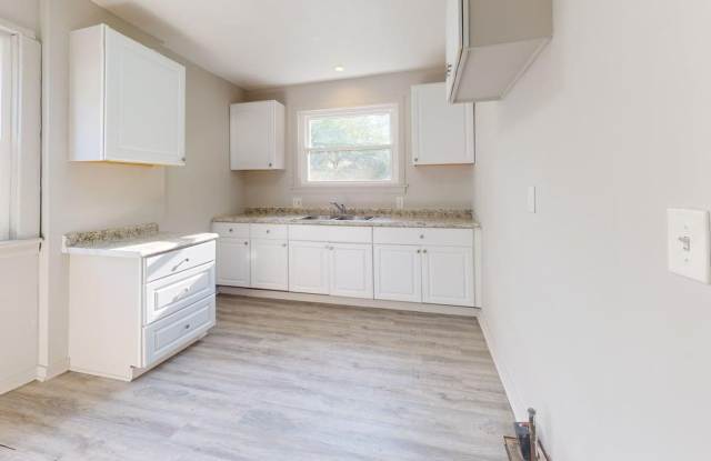 Recently Updated 3-Bedroom Home - Akron photos photos