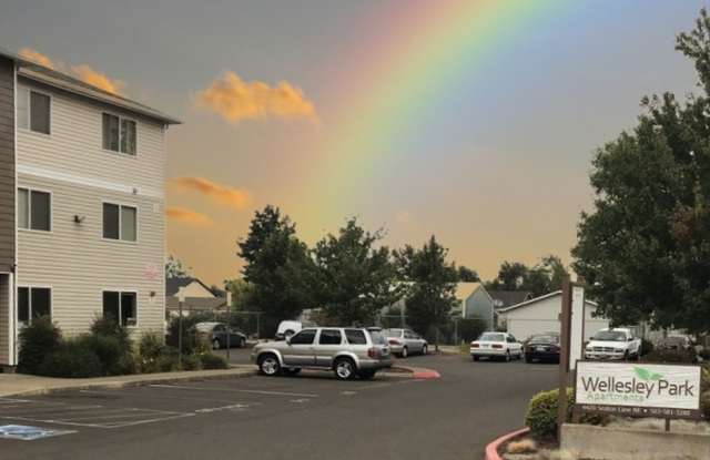 Wellesley Park Apartments | Upstairs 3Bed/2Bath with W/D and Balcony! | AMAZING MOVE IN SPECIALS! - 4455 Seaton Lane Northeast, Hayesville, OR 97305