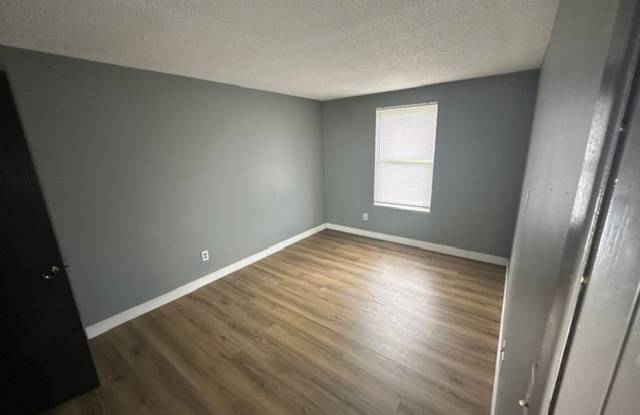Section 8 Vouchers accepted for 1 Bedroom / 1 Bathroom Apt. photos photos