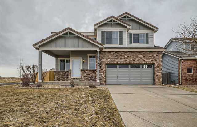 Wonderful 3 BR/3 BA Home with Open Main Level and 2nd Story Loft! Cherry Creek Schools! Minutes to E-470 and Buckley AFB! Gallery 4
