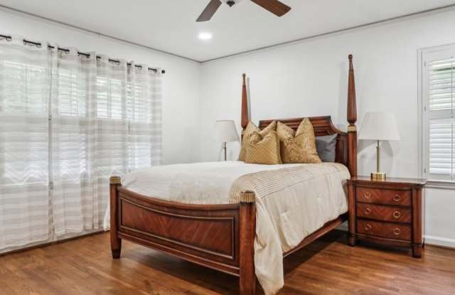 4379 Tree Haven Drive NE Gallery 3
