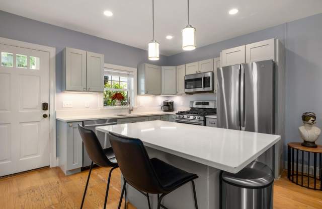 5 Pleasant Street photos photos