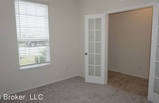 208 Texas Thistle Gallery 3
