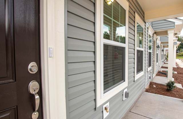 BEAUTIFUL 2 Bedroom Townhome in Midland - AVAILABLE January 2026 Gallery 3
