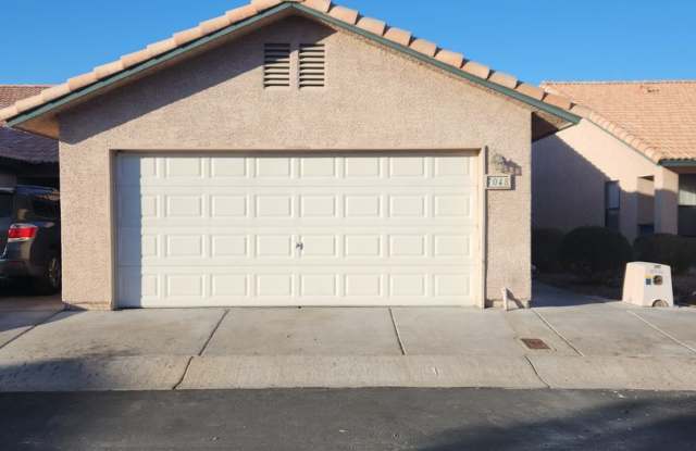 Single-Story 2 Bed, 2 Bath with 2-Car Garage in Gate Community photos photos