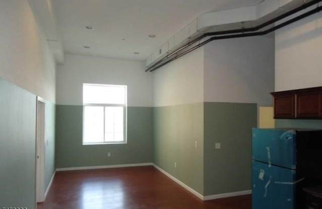 55 Westervelt Ave Gallery 2