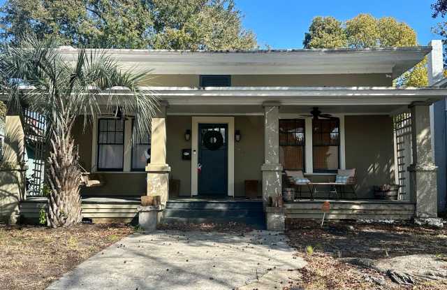 3 BEDS | 2 BATHS | GATED BACKYARD | ARDSLEY PARK - 720 East 48th Street, Savannah, GA 31405