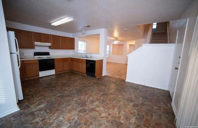 4935 ANCIENT ELM Gallery 2