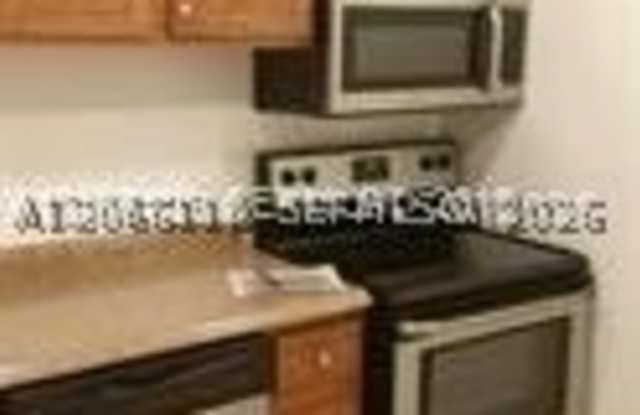 3670 Inverrary Dr Gallery 2