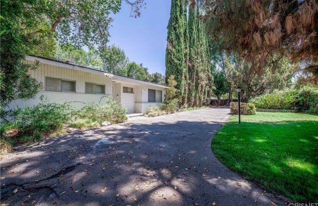 4930 Louise Ave - 4930 Louise Avenue, Los Angeles, CA 91316