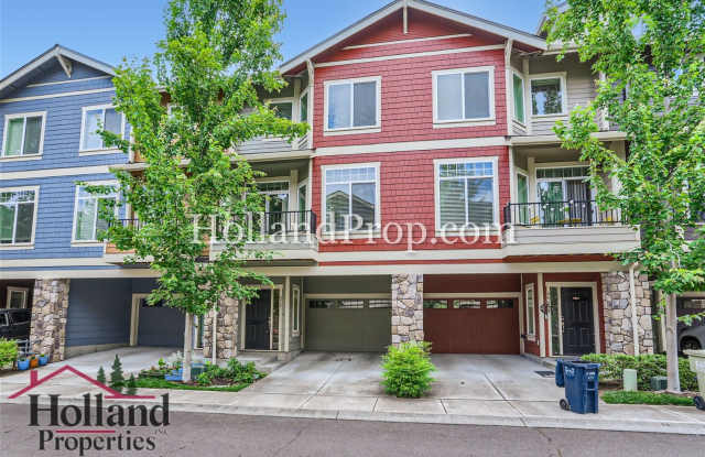 Pretty 2 Bedroom 2.5 bath Townhouse in a great location of Beaverton photos photos