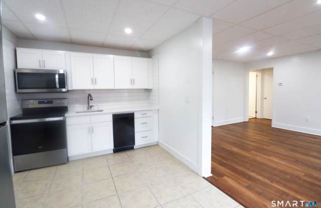 156 Garfield Avenue - 156 Garfield Avenue, New London, CT 06320