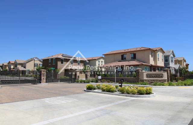 Beautiful Newer Roseville 3bd/2.5ba Home in Gated Community photos photos
