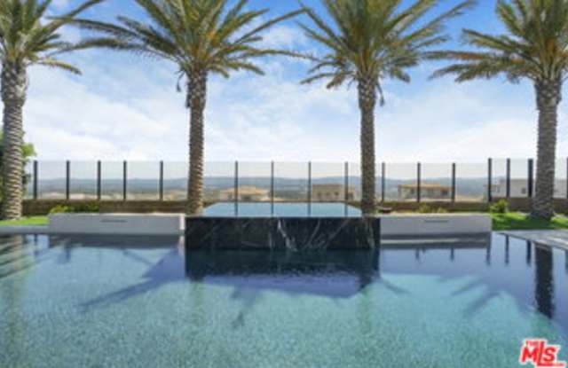 11761 Greenwood Drive Gallery 2