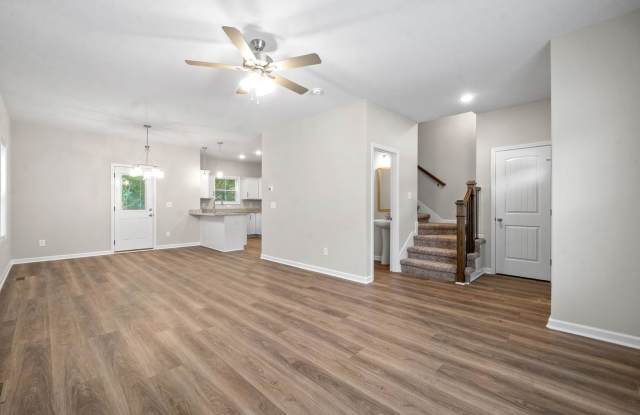 Beautiful 3 Bedroom Home For Rent Near Downtown Clarksville! photos photos