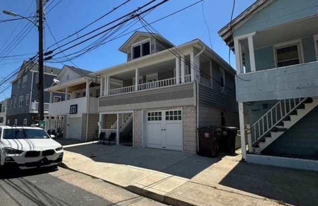 202 N SACRAMENTO AVENUE # Gallery 2