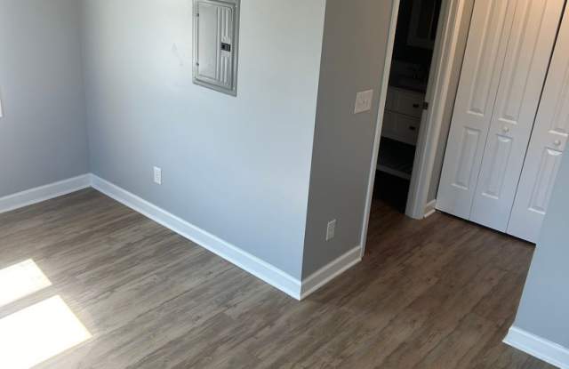 1 Bedroom in Lancaster! Gallery 3