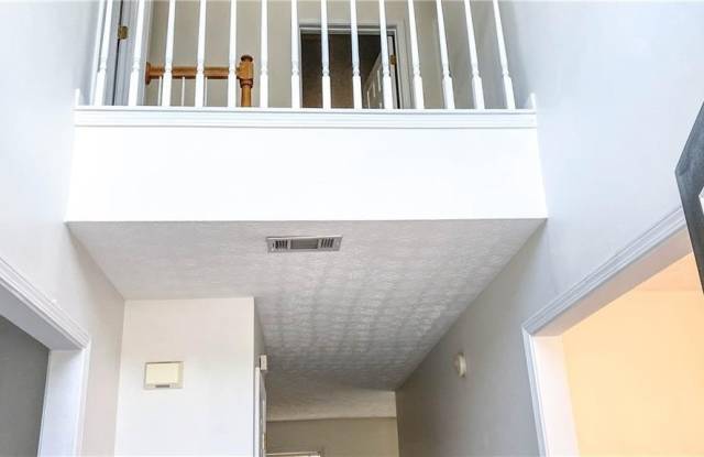 570 Sterling Pointe Court Gallery 4