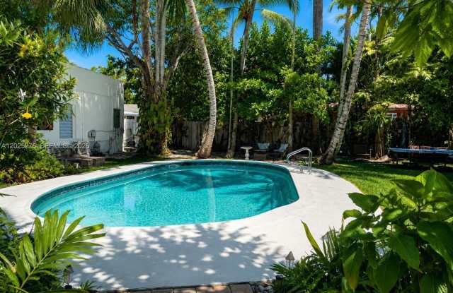 1329 Tyler Street, Hollywood, FL 33019 photos photos