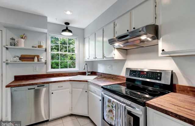 3302 WEBLEY CT Gallery 3