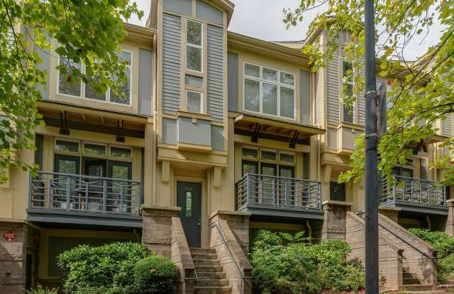 Stunning condo in Uptown's popular and pedestrian friendly First Ward with a roof top patio! photos photos