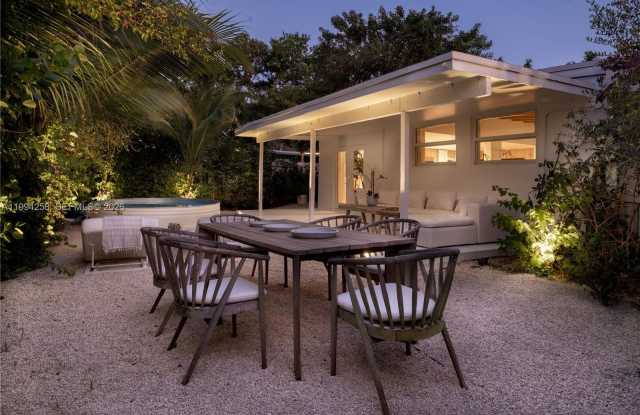 3138 SW 15th St photos photos