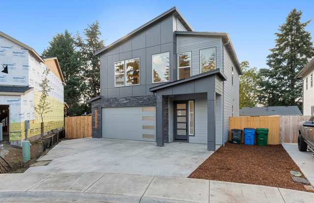 Newer Construction 3 Bedroom in a Cul-de-sac Gallery 3