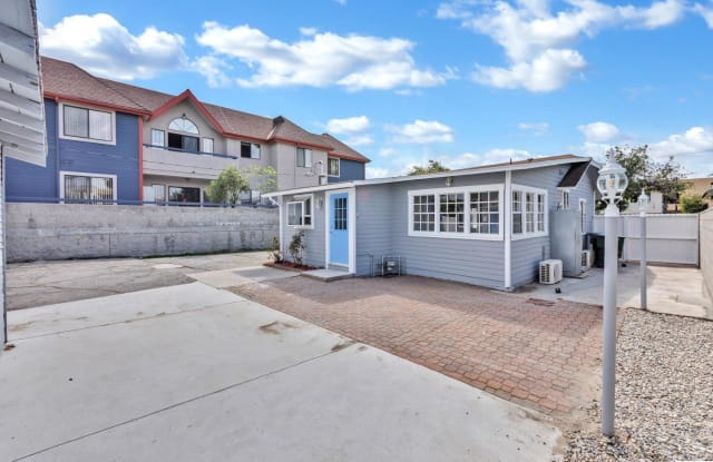 1129 E Doran Street - 1129 E Doran St, Glendale, CA 91206