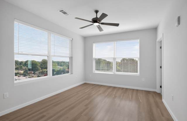 200 Main Gallery 4