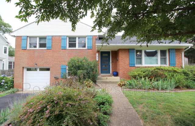 1421 Mayflower Dr photos photos