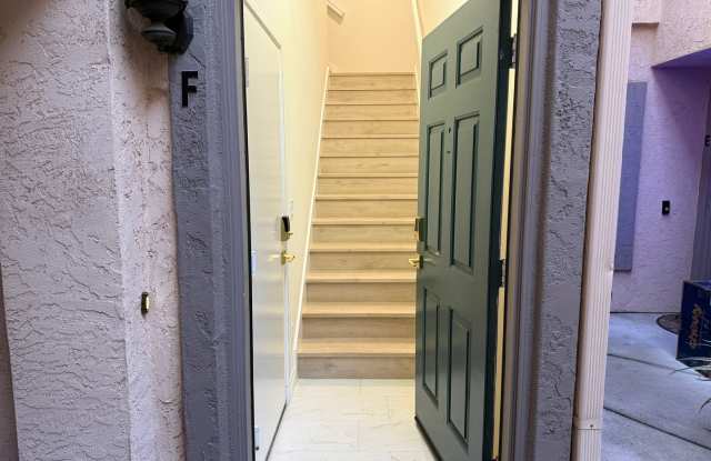 Fully Remodeled 2bed/2bath Townhouse. Gallery 1