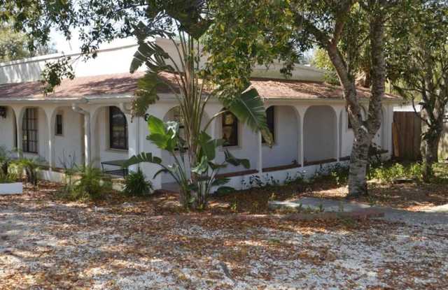 Charming Home with Mother in-Law Suite  Lake Access photos photos