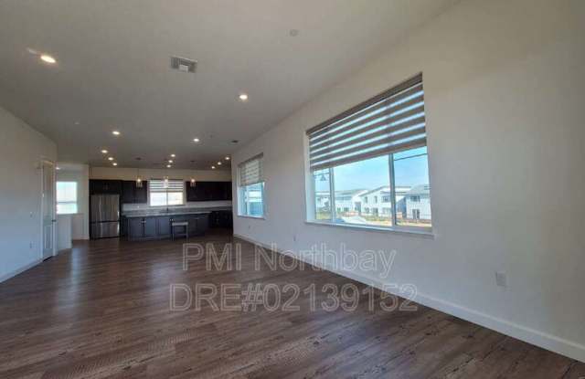 2466 Shore Vista Gallery 3