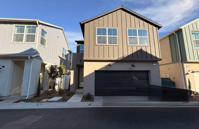 3 Bed, 2.5 Bath in Ontario! photos photos