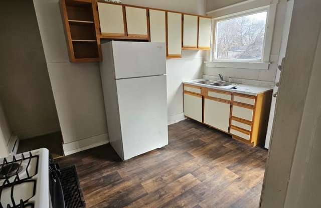 Lower one bedroom unit on east side photos photos