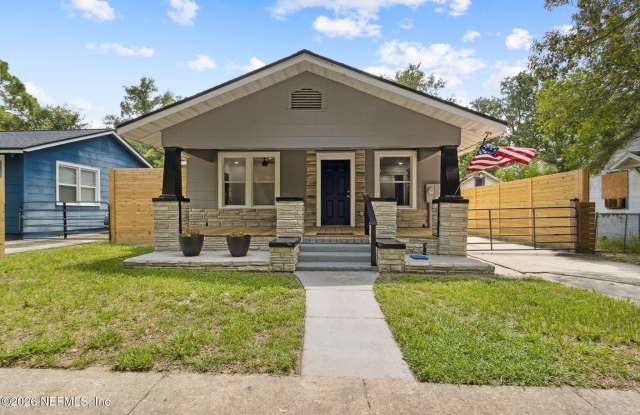 836 LYNTON Street photos photos